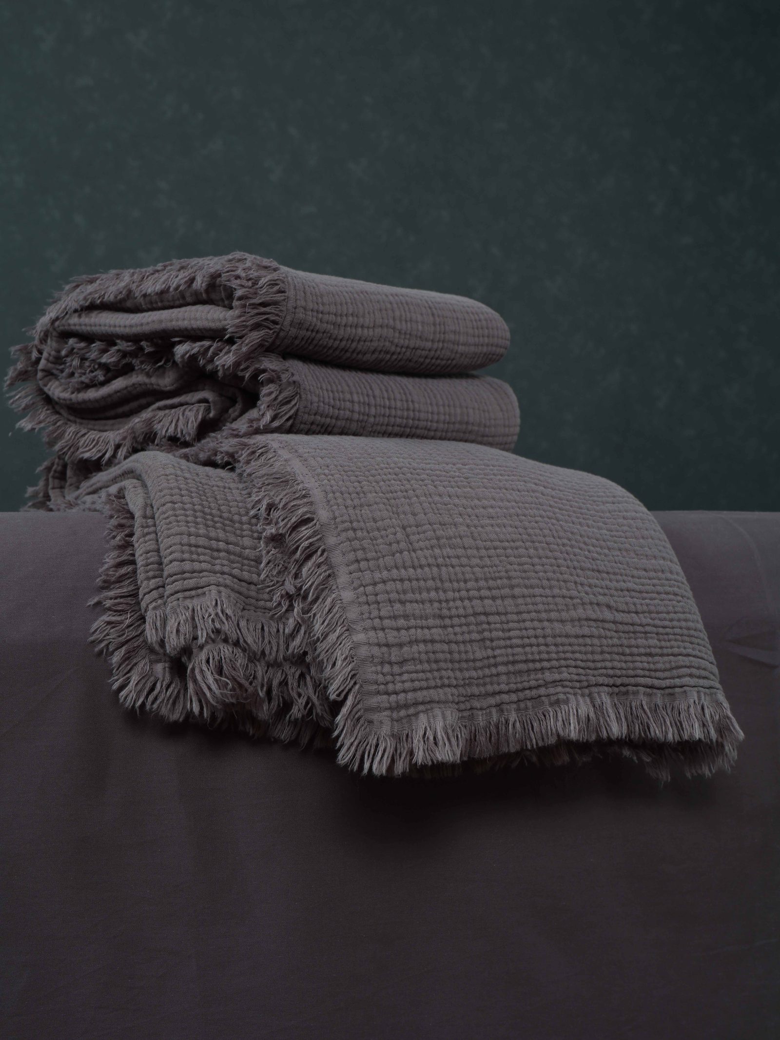 Stonewash Muslin (графит) комплект с покрывалом