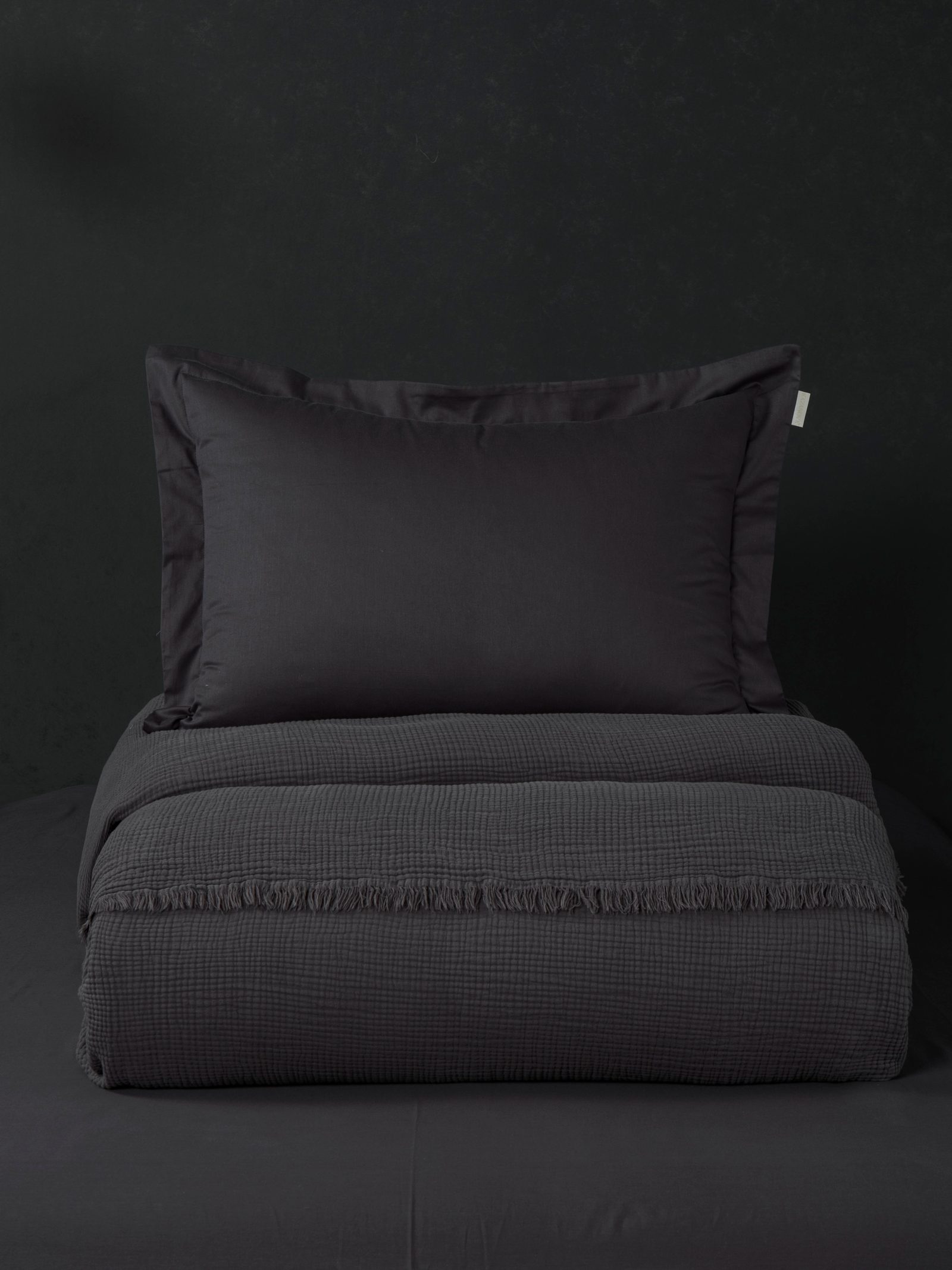Stonewash Muslin (графит) комплект с покрывалом