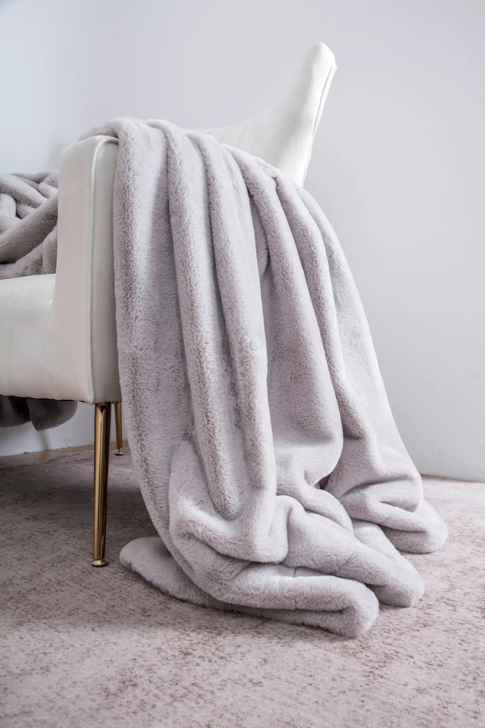 « Rabbit Fur Collection » Бежевый платина