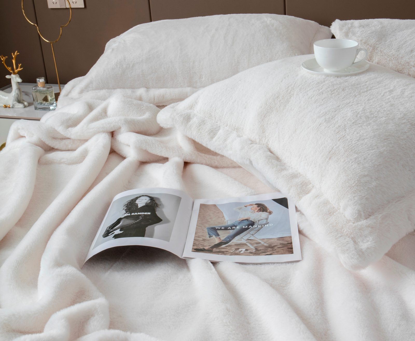 « Rabbit Fur Collection » Молоко