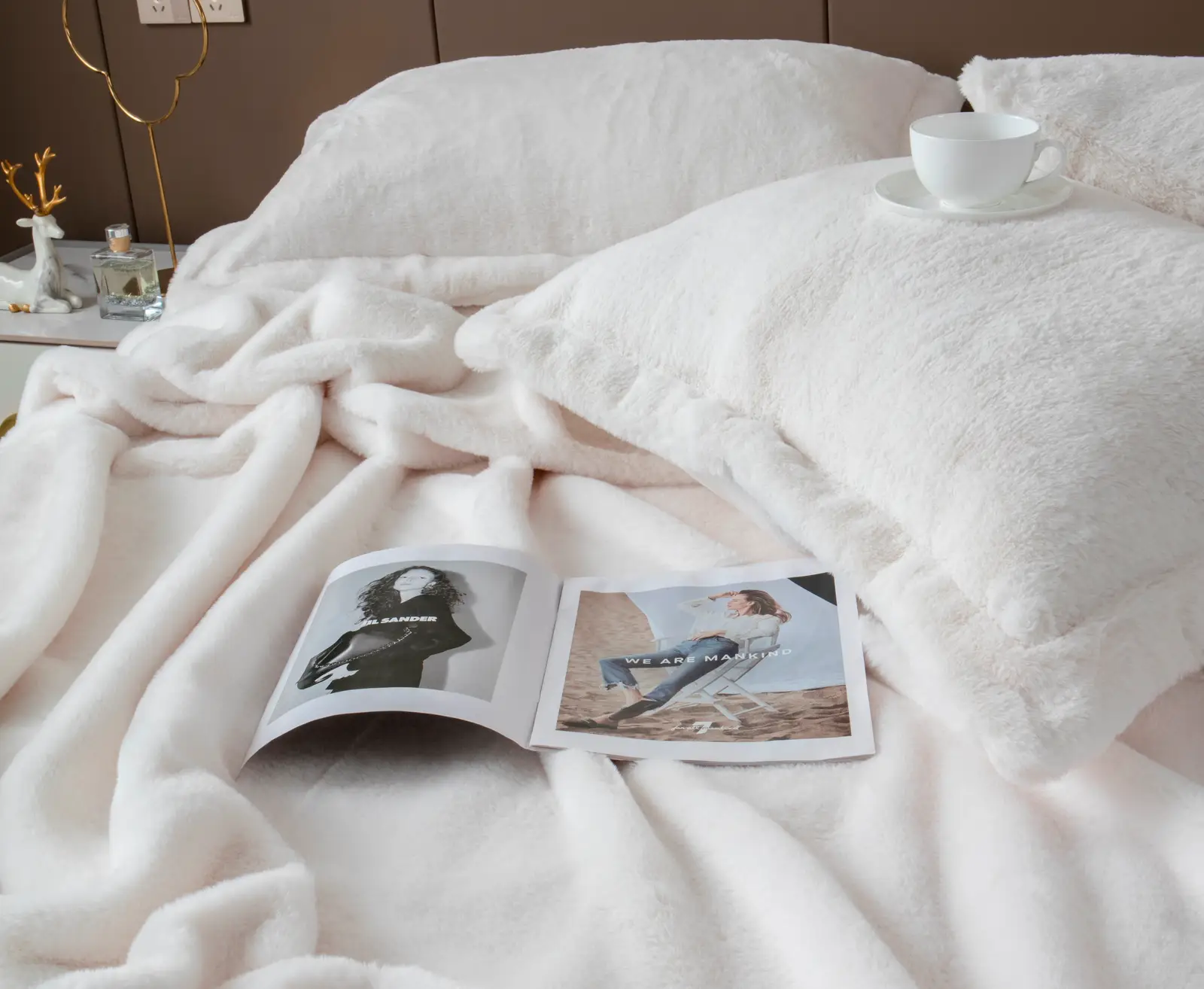 « Rabbit Fur Collection » Молоко